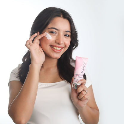 Glow cream with hyaluronic acid, niacinamide and brightening ingredients